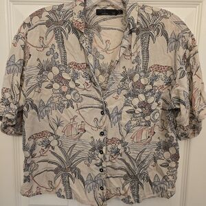 Prana XS Cream Safari Print Cropped Button-Down Shirt